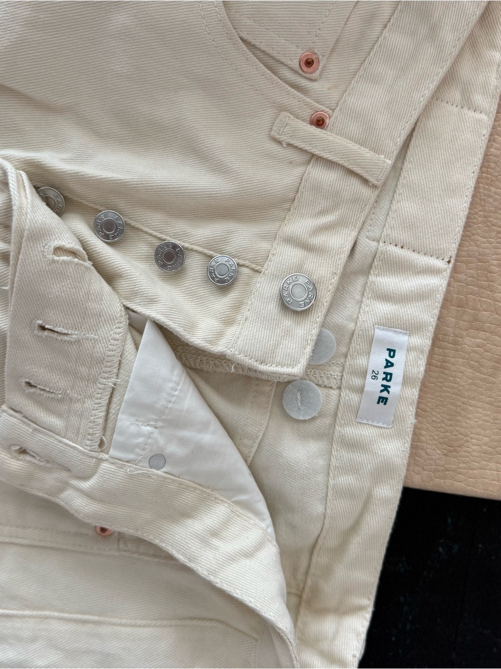 PARKE horseshoe barrel jeans in off white - Picture 3 of 5